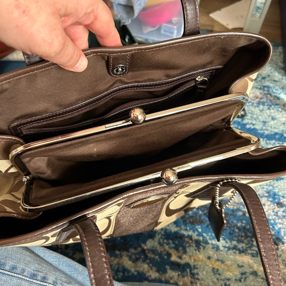 COACH signature tote Kisslock Canvas Shoulder Bag-EUC - Picture 6 of 8